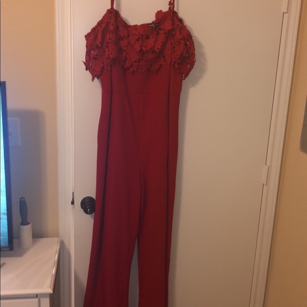 PLUS SIZE RED JUMPSUIT♥️🌹